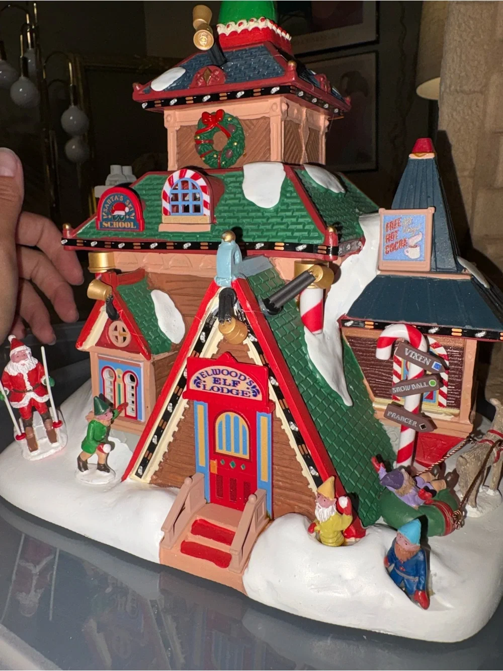 Lemax Elwood’s Elf Lodge 45224 Santa’s Wonderland Lighted Christmas Village